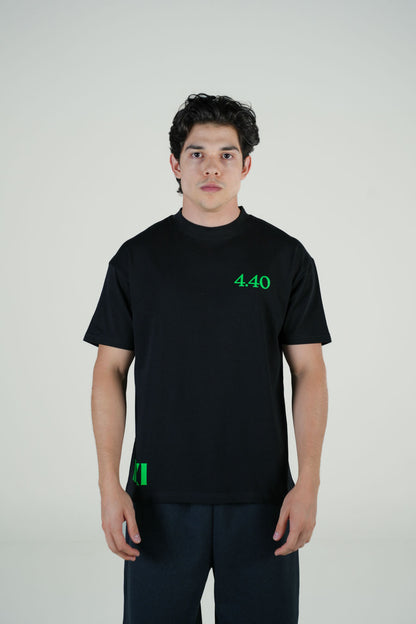Playera Semi Oversize Negra Gramaje 305 Marca "4.40"