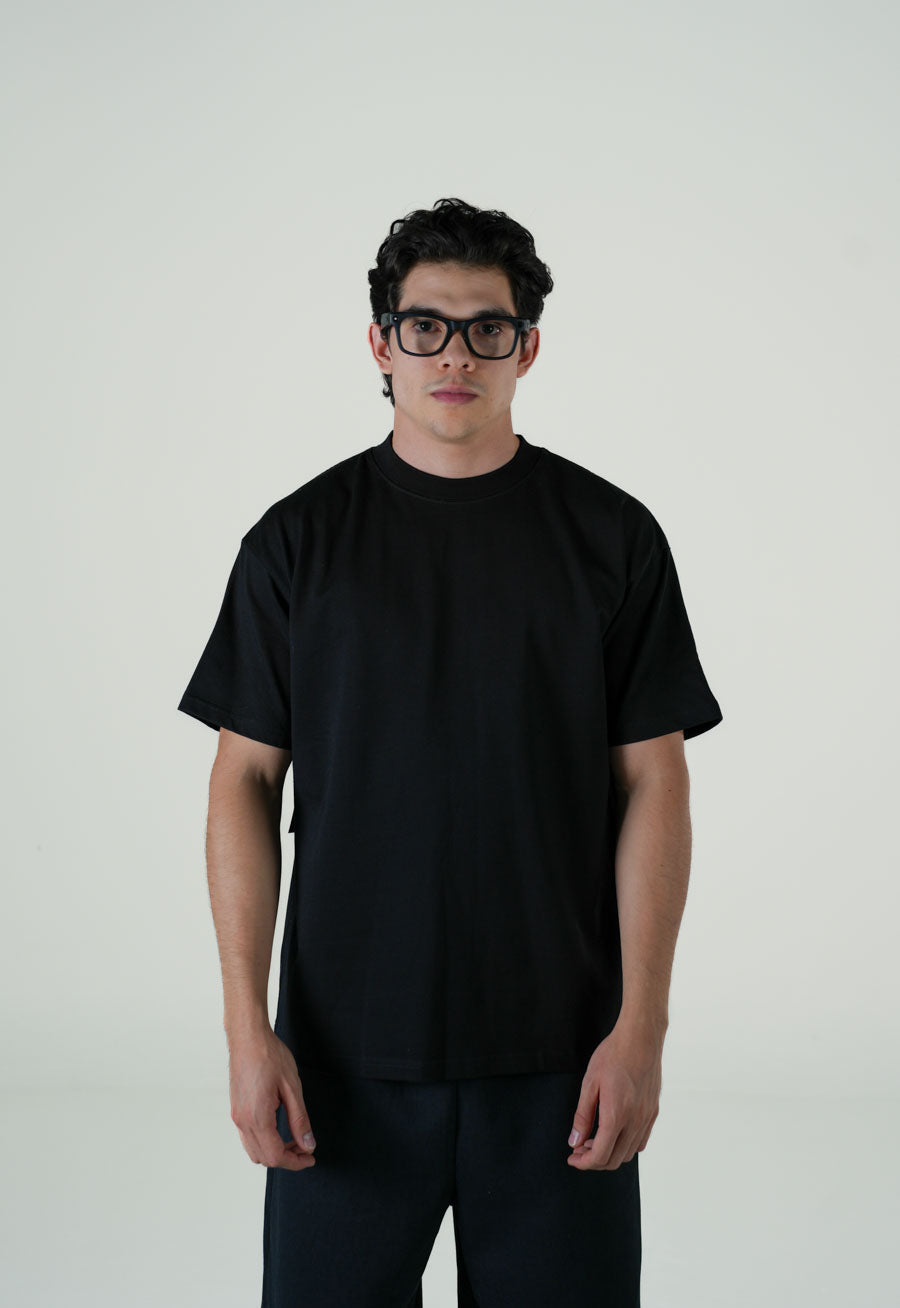 Playera Semi Oversize Negra Gramaje 305 Marca "ELOCUENCIA"