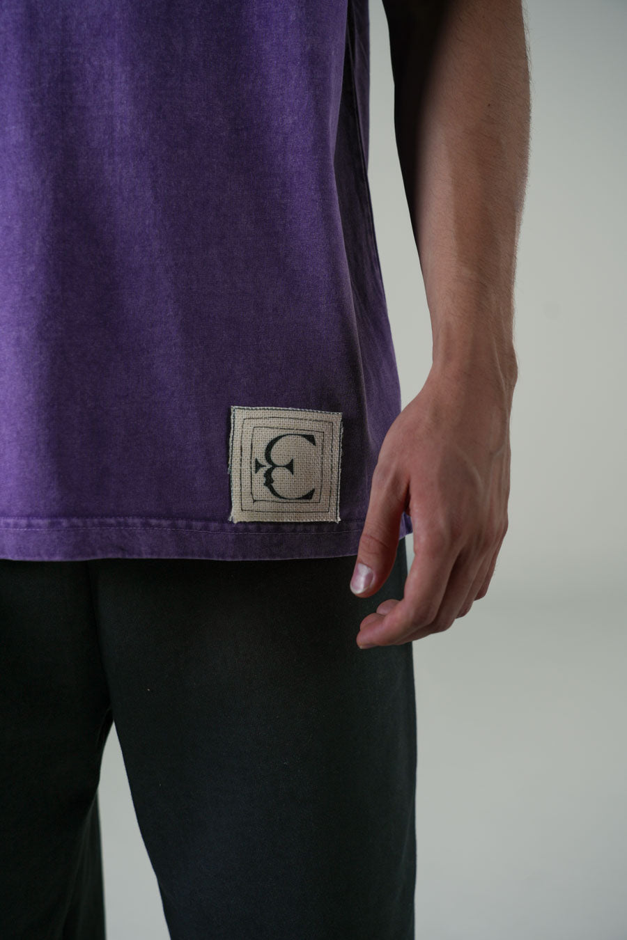 Playera Semi Oversize Morado Deslavado Gramaje 250 Marca "ELOCUENCIA"