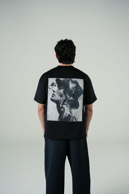 Playera Semi Oversize Negra Gramaje 305 Marca "ELOCUENCIA"