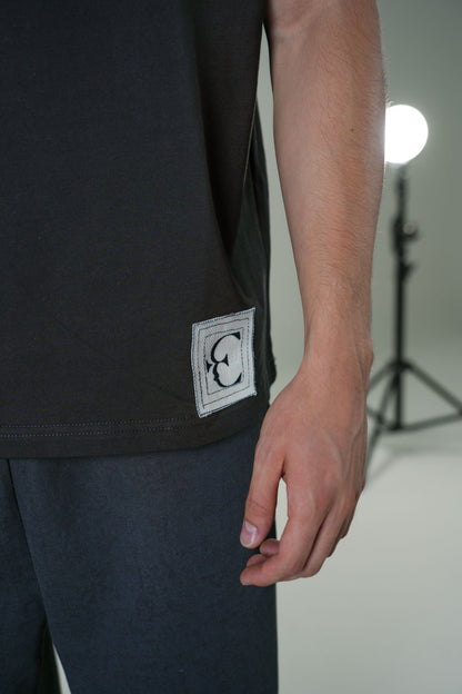 Playera Semi Oversize Negra Gramaje 305 Marca "ELOCUENCIA"