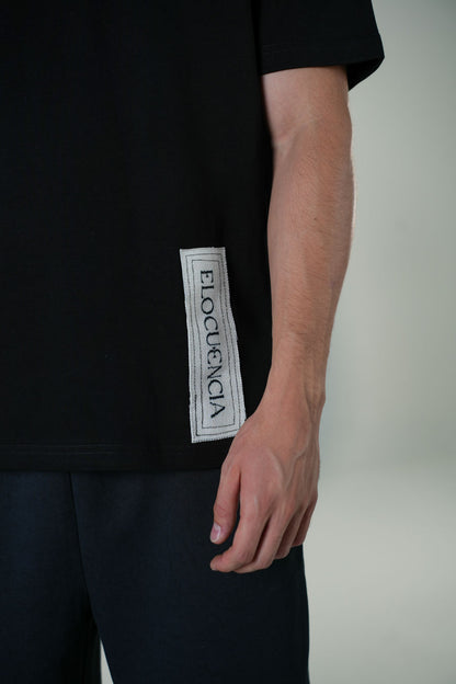 Playera Semi Oversize Negra Gramaje 305 Marca "ELOCUENCIA"