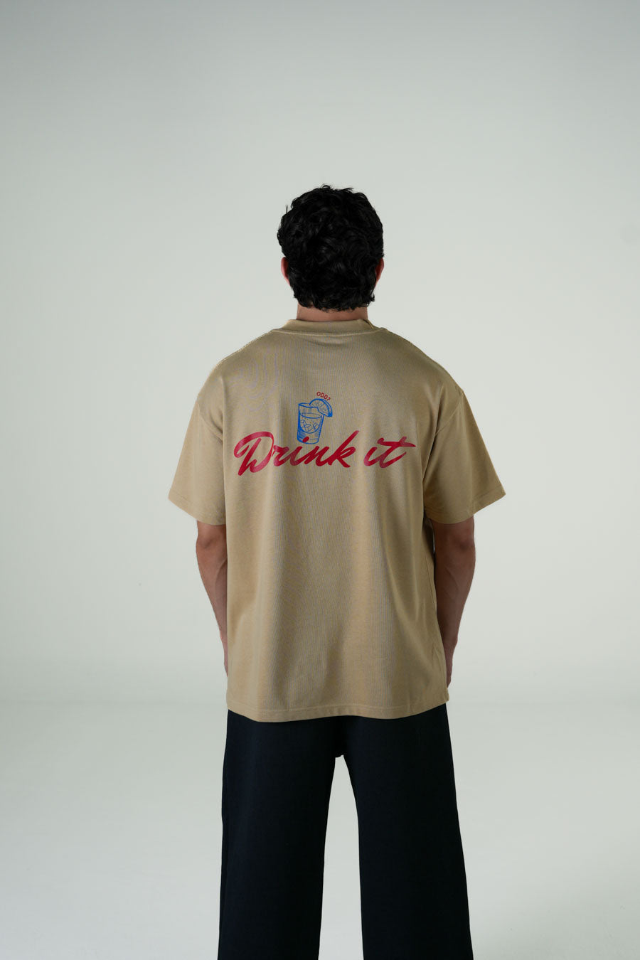 Playera Semi Oversize Khaki Gramaje 305 Marca "ODD LAWZ"