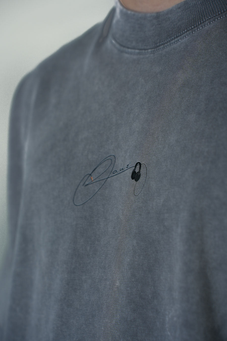 Playera Semi Oversize Gris Gramaje 260 Marca "ODD LAWZ"