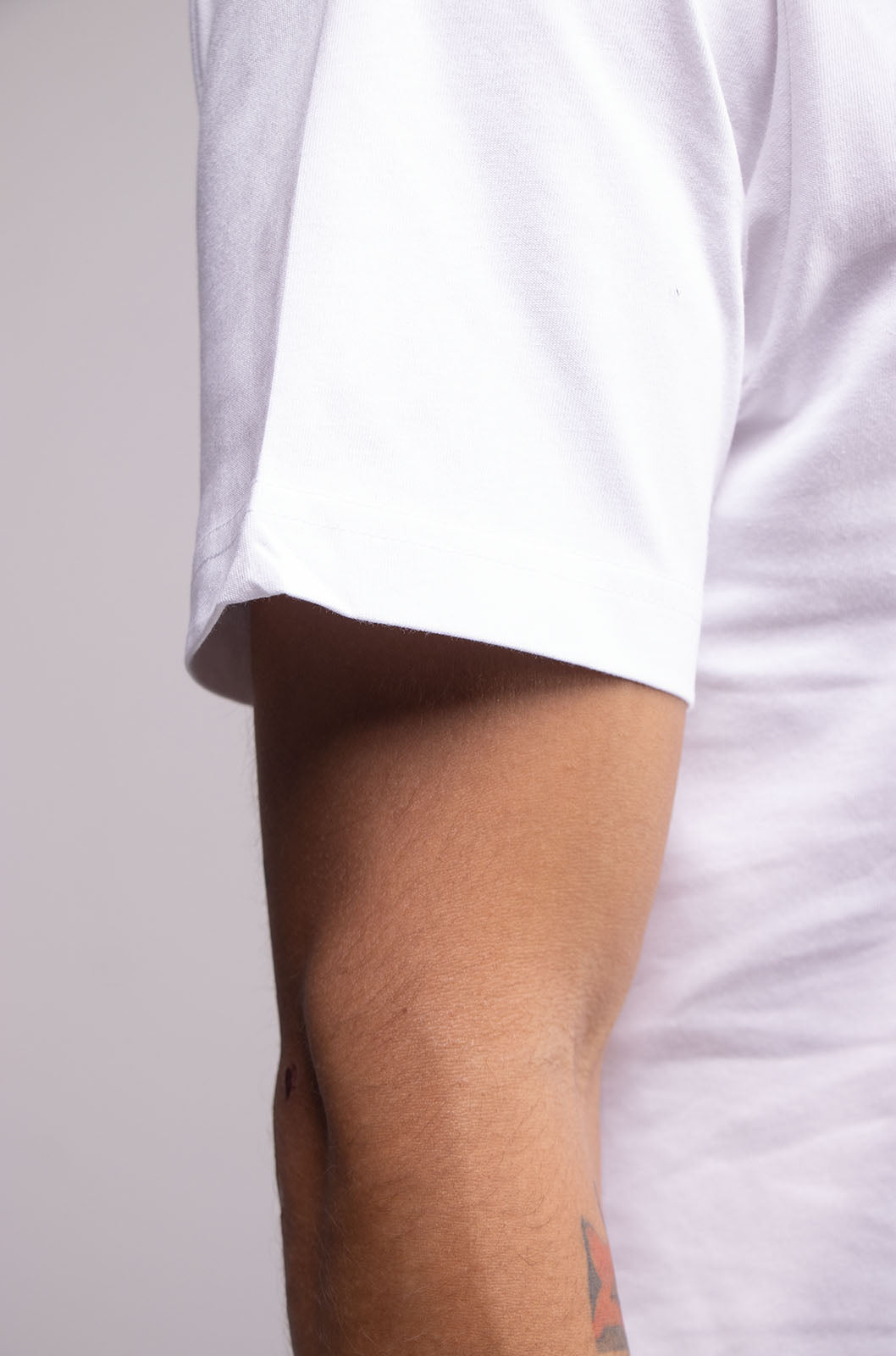 Playera Blanca Slim Fit 200 GSM