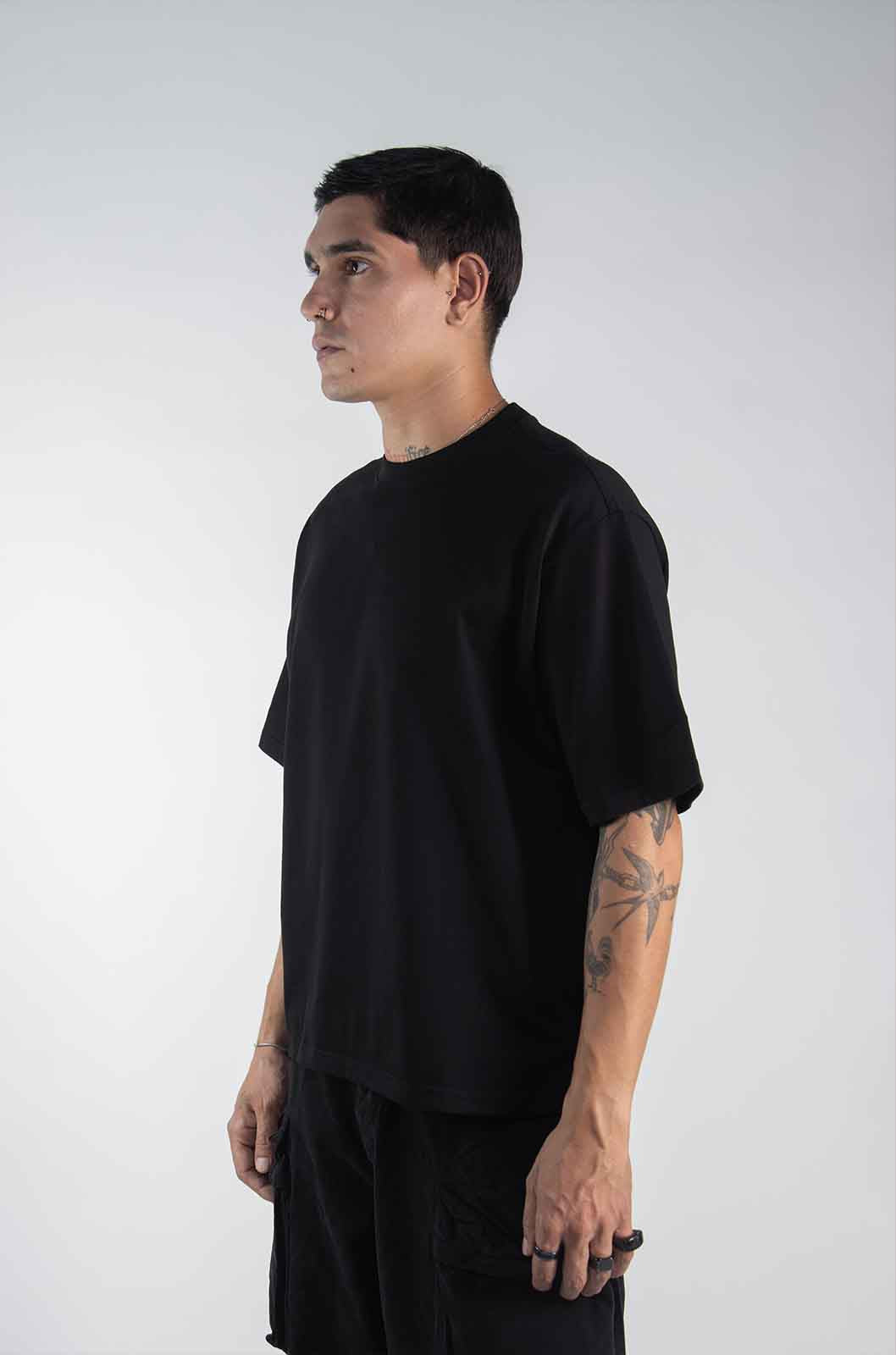 Playera Boxy Fit Negra 320 Gsm