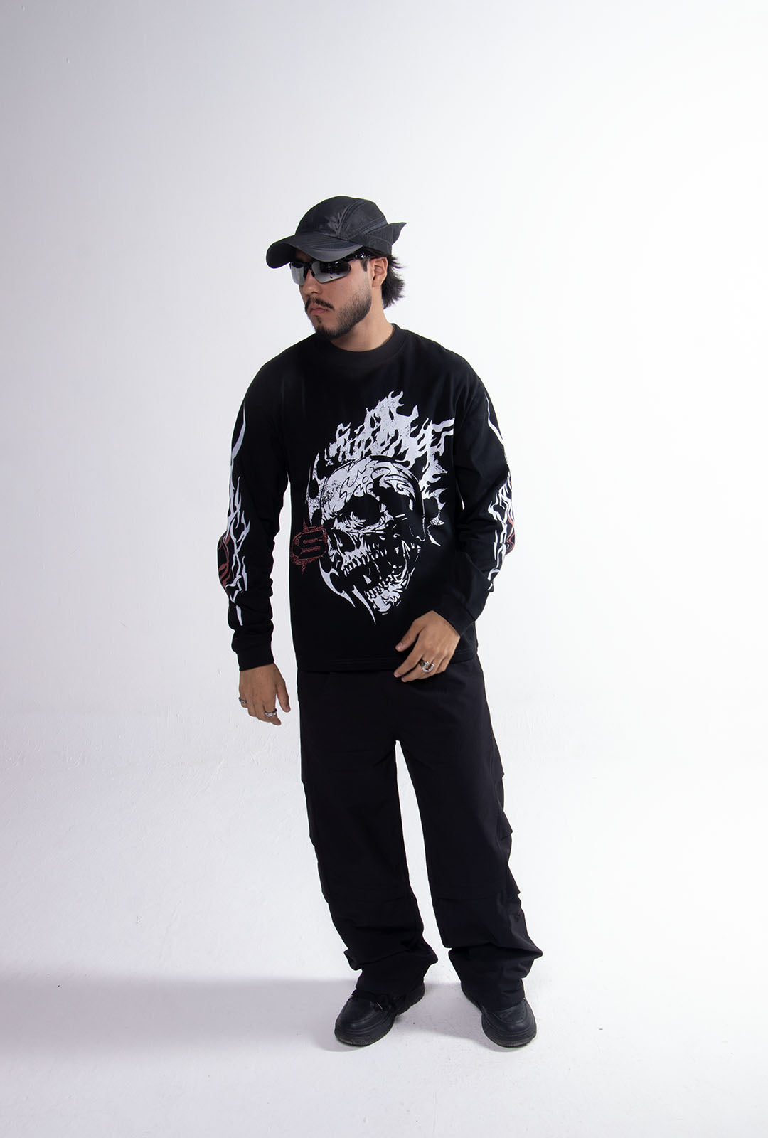 Playera "Hell Born" Manga Larga 275 Gsm Negra