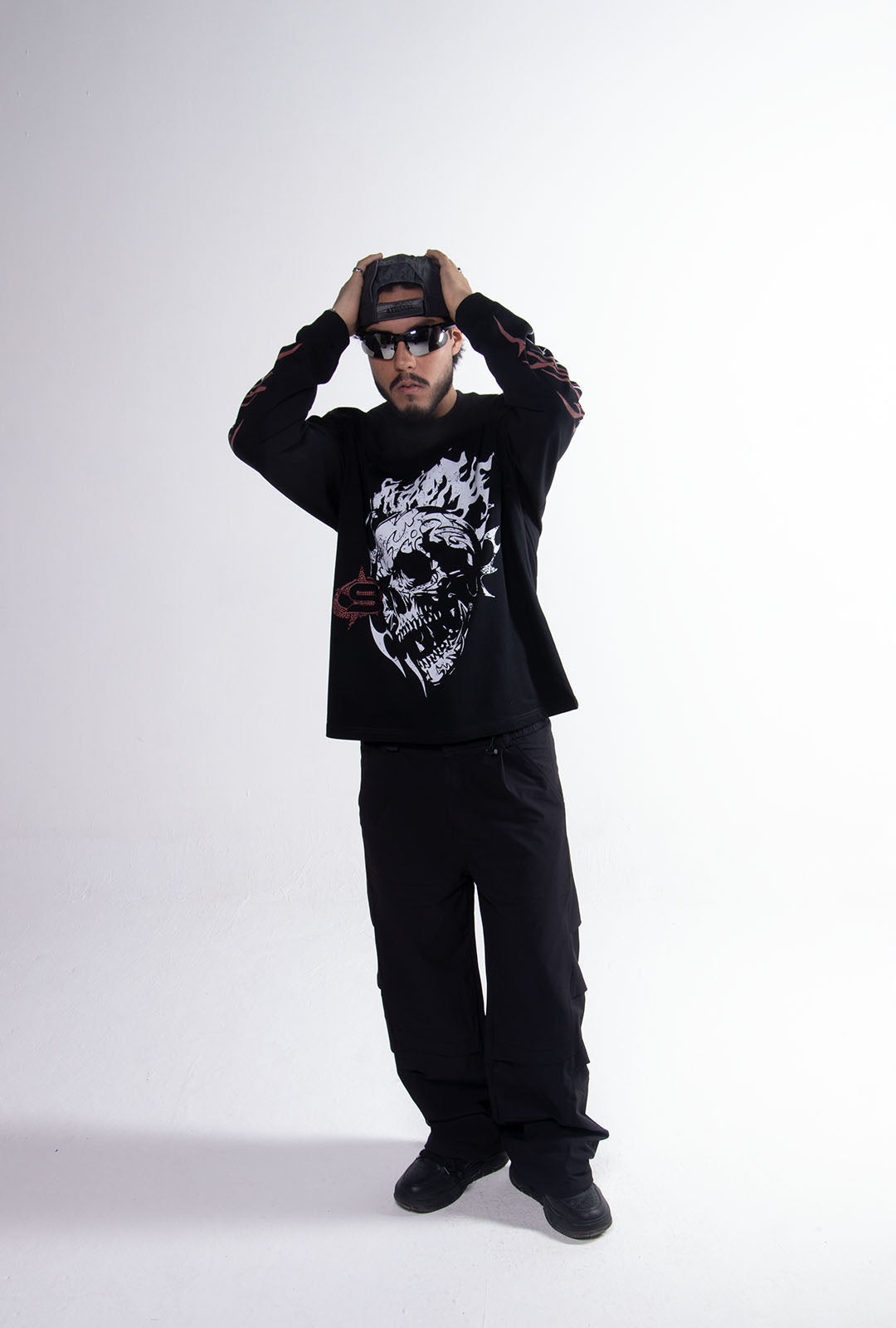 Playera "Hell Born" Manga Larga 275 Gsm Negra