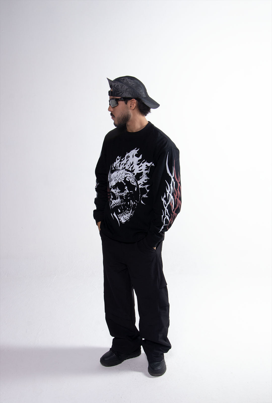 Playera "Hell Born" Manga Larga 275 Gsm Negra