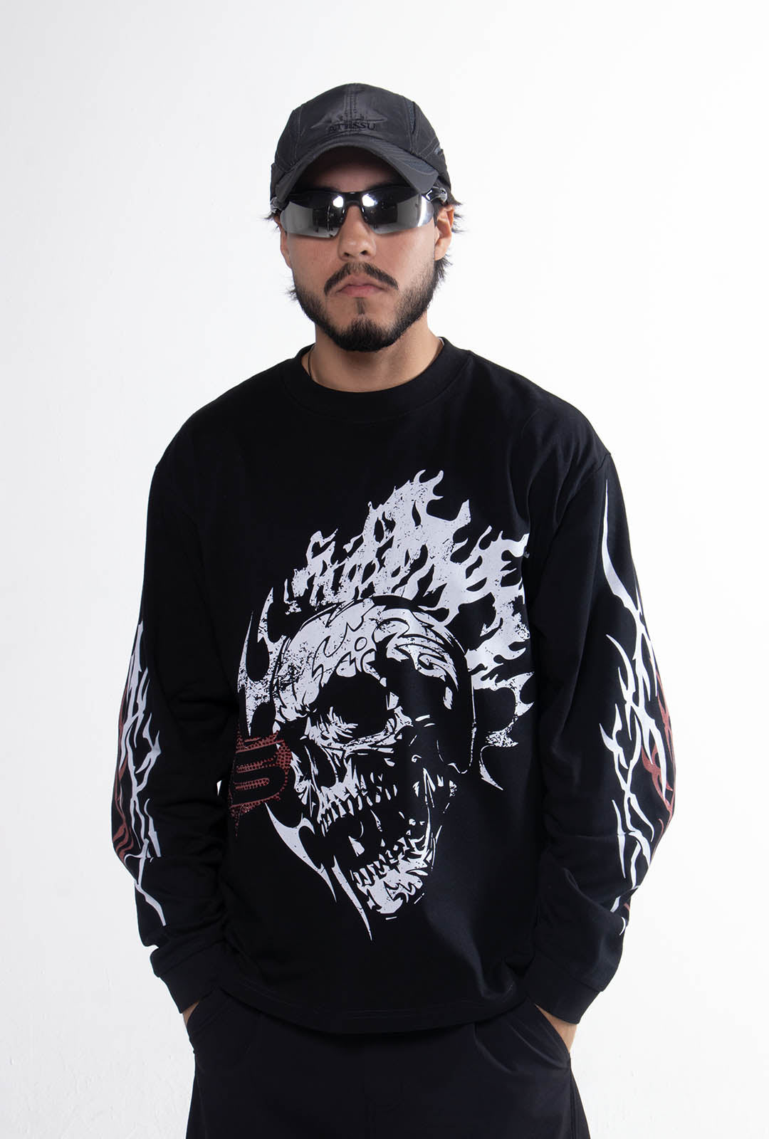 Playera "Hell Born" Manga Larga 275 Gsm Negra