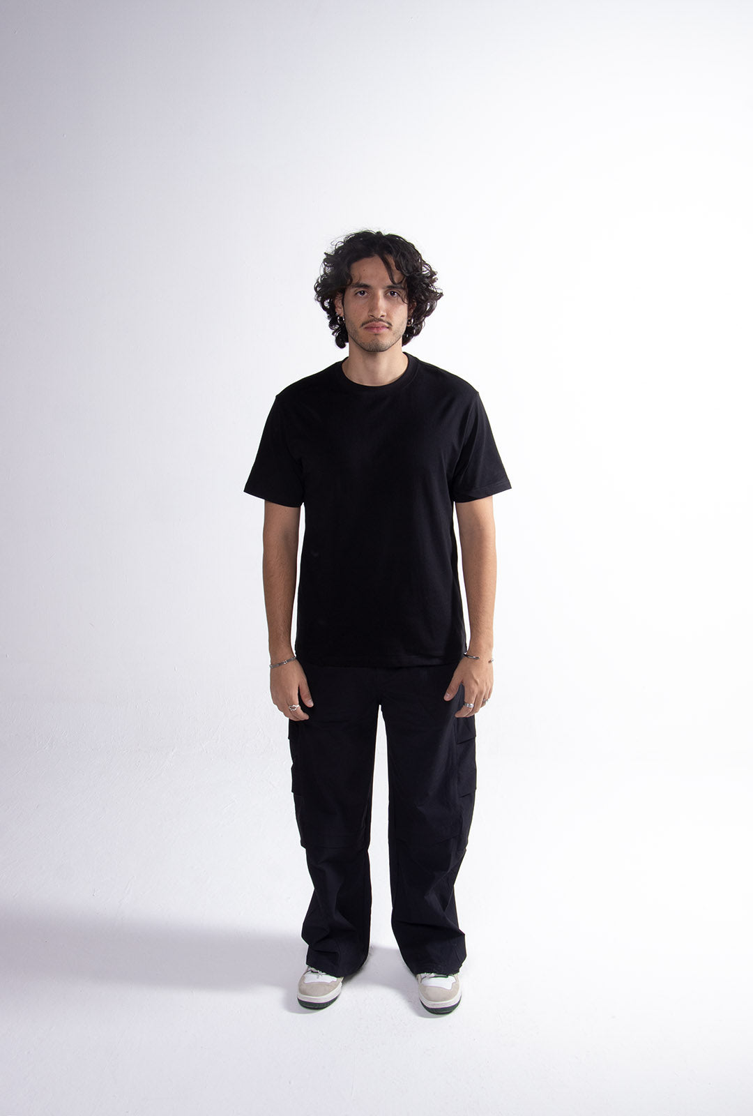 Playera Negra Slim Fit 200 GSM