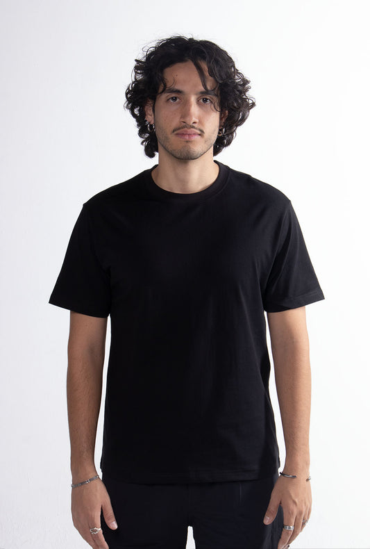 Playera Negra Slim Fit 200 GSM