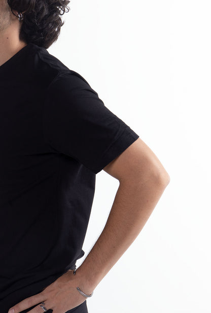 Playera Negra Slim Fit 200 GSM