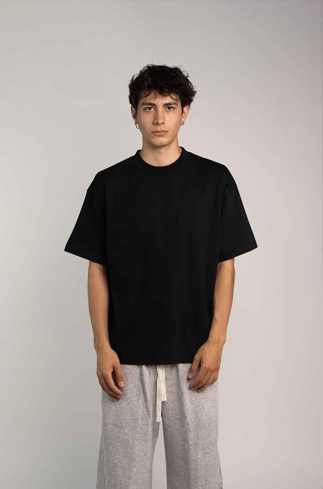 Playera Semi Oversize Negra 245 gsm MAYOREO